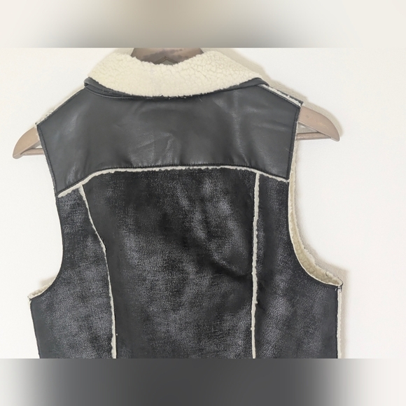 T Tahari Bias Zip Winter Vest Fur Faux Suede Winter Warm Sherpa Size XS Black - Picture 8 of 16